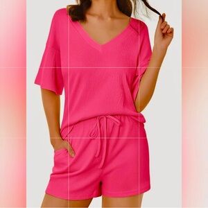 NWT Ekouaer Women’s Pink Lightweight 2 Piece Shorts Lounge Set / Small